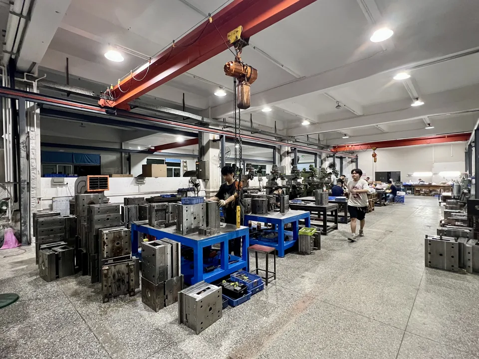 Machines and work areas inside the Dashan Precision factory